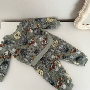 Disney Baby Sage Green Sherpa Pooh Bear and Tigger Sweat Set 6-9 Mos.